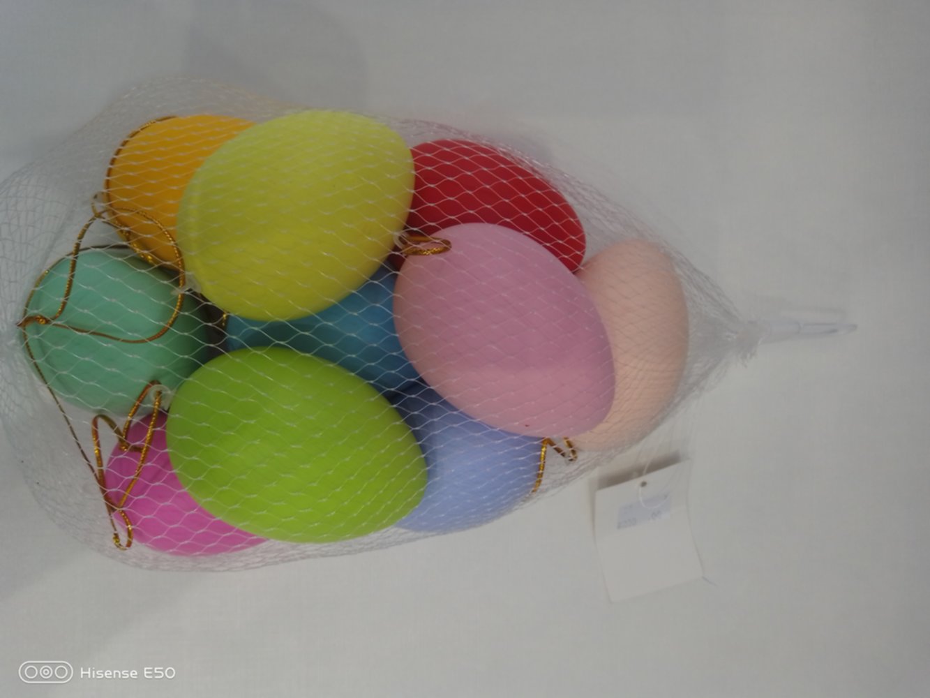 Set de 10 œufs multicolores à décorer 6 cm - HOBBYWORLD