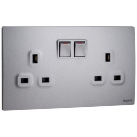 Prise de courant 2G 13A avec interrupteur et 2 ports USB Mallia argent - LEGRAND